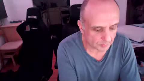 Snapshot of pip10 chatting on October 3, 3:03 am pip10 online show from October 3, 3:03 am