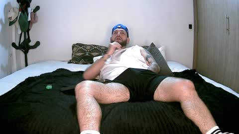 Snapshot of pipe1203 chatting on December 13, 4:00 am pipe1203 online show from December 13, 4:00 am