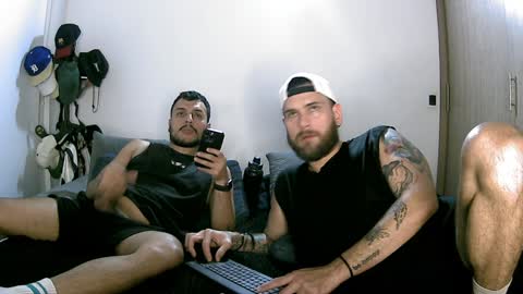 Snapshot of pipe1203 chatting on January 25, 11:11 pm pipe1203 online show from January 25, 11:11 pm