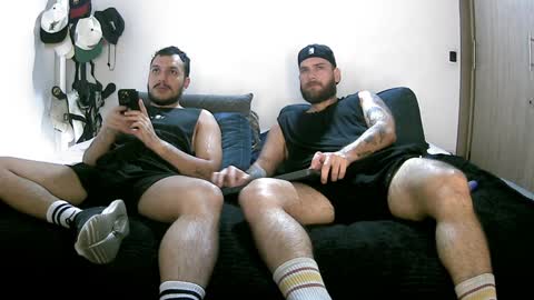 Snapshot of pipe1203 chatting on February 1, 5:37 pm pipe1203 online show from February 1, 5:37 pm