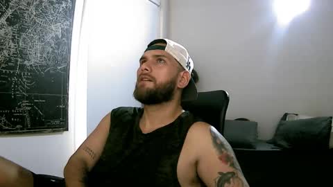 Snapshot of pipe1203 chatting on November 10, 9:58 pm pipe1203 online show from November 10, 9:58 pm