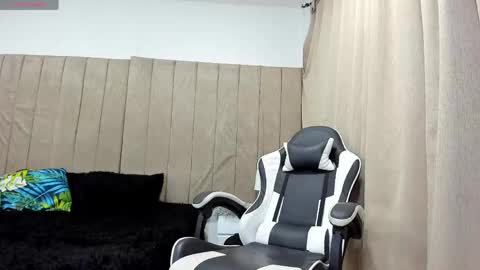 Snapshot of pipe_hot04 chatting on May 22, 3:13 am pipe hot04 online show from May 22, 3:13 am