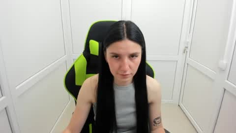 Snapshot of piper_smilee chatting on June 15, 1:13 pm Piper online show from June 15, 1:13 pm
