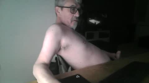 Snapshot of pipi2704 chatting on April 25, 9:56 pm pipi2704 online show from April 25, 9:56 pm
