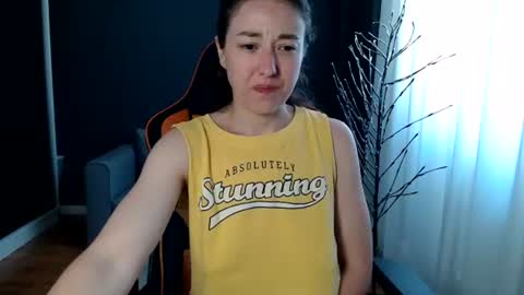 Snapshot of piscesgirl06 chatting on June 24, 3:49 am piscesgirl06 online show from June 24, 3:49 am