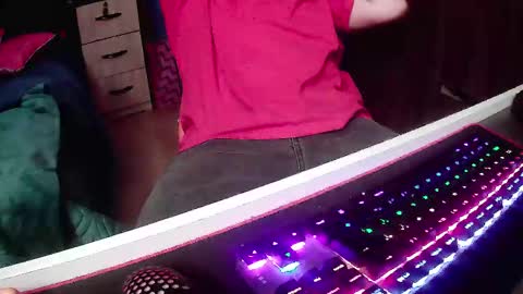 Snapshot of pisceslost chatting on October 7, 2:09 am pisceslost online show from October 7, 2:09 am