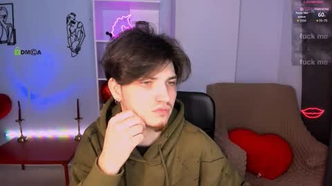 Snapshot of pit_wetty chatting on December 21, 10:11 am Pitt online show from December 21, 10:11 am