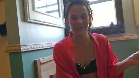 Snapshot of pixieluxxx chatting on April 15, 12:23 pm PixieLuxXx online show from April 15, 12:23 pm