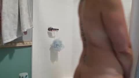 Snapshot of pixieluxxx chatting on April 24, 1:08 am PixieLuxXx online show from April 24, 1:08 am
