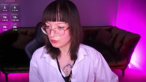 pixiepeachh online show from November 4, 10:20 pm