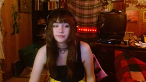 Snapshot of pixinun chatting on January 22, 2:26 am Izzy online show from January 22, 2:26 am