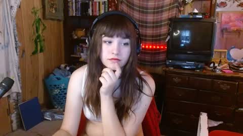 Snapshot of pixinun chatting on January 28, 5:24 pm Izzy online show from January 28, 5:24 pm