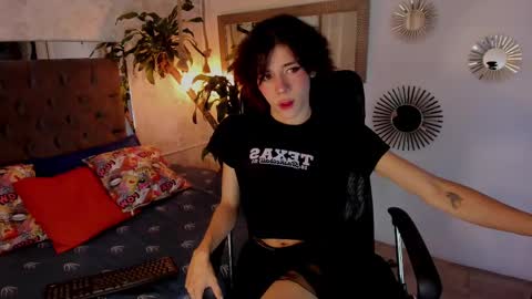 Snapshot of pixy_20 chatting on February 9, 11:15 pm cris online show from February 9, 11:15 pm