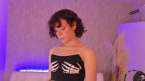 Snapshot of pixy_20 chatting on September 19, 4:25 am cris online show from September 19, 4:25 am