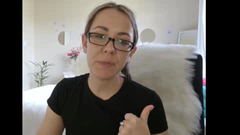 Lynn online show from December 6, 2:38 pm