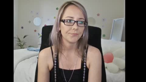 Lynn online show from January 14, 3:04 pm