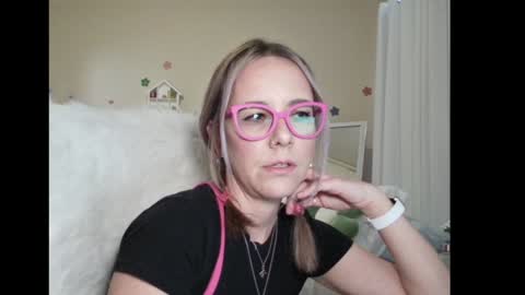 Lynn online show from January 22, 3:07 pm