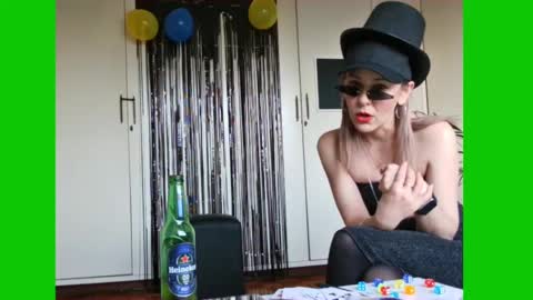 Lynn online show from February 19, 4:44 pm
