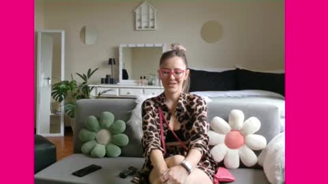 Lynn online show from February 26, 1:52 pm