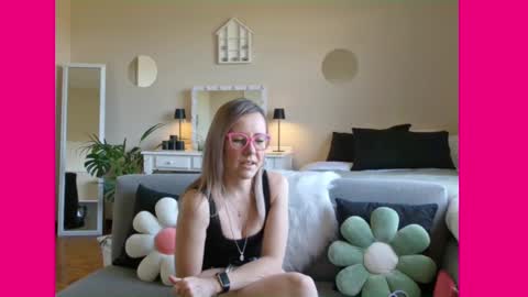 Lynn online show from March 3, 2:15 pm
