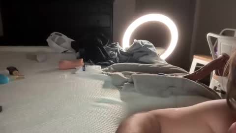 PeggedBiGuy online show from December 4, 6:23 am