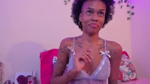 Snapshot of planetfantasy1 chatting on October 19, 12:06 pm Venus  Vee  Cutie online show from October 19, 12:06 pm