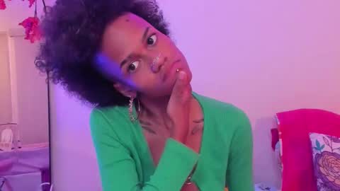 Snapshot of planetfantasy1 chatting on October 22, 12:05 pm Venus  Vee  Cutie online show from October 22, 12:05 pm