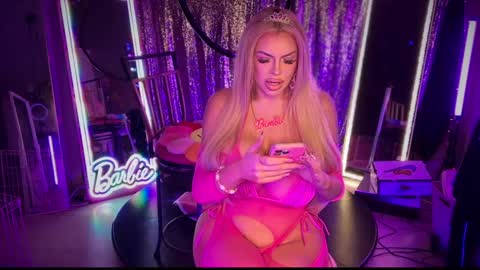 Snapshot of plasticfuckdoll chatting on January 20, 12:57 am Dumb bimbo fuck doll online show from January 20, 12:57 am