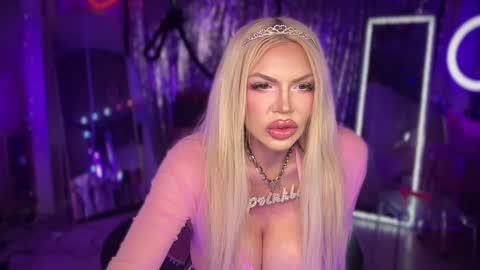 Snapshot of plasticfuckdoll chatting on September 12, 11:15 pm Dumb bimbo fuck doll online show from September 12, 11:15 pm