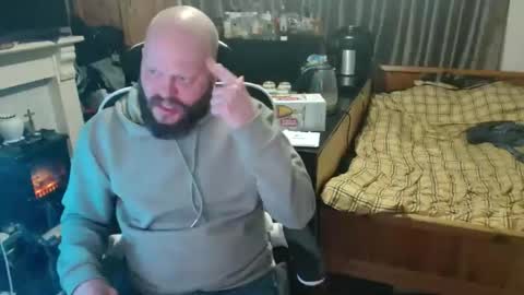 Snapshot of playboy_horny chatting on April 17, 10:57 pm playboy_horny online show from April 17, 10:57 pm