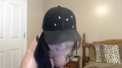 Snapshot of playfulkitten17 chatting on April 24, 2:41 pm playfulkitten17 online show from April 24, 2:41 pm