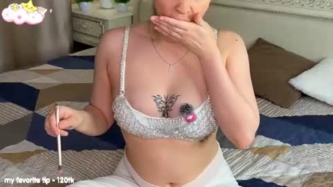 Snapshot of playfulmelly chatting on July 12, 9:00 am Melly online show from July 12, 9:00 am