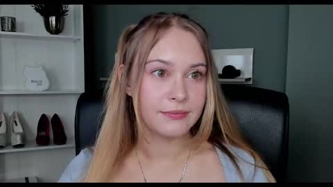 Snapshot of playgirl_valeria chatting on September 13, 6:46 am Valeria online show from September 13, 6:46 am