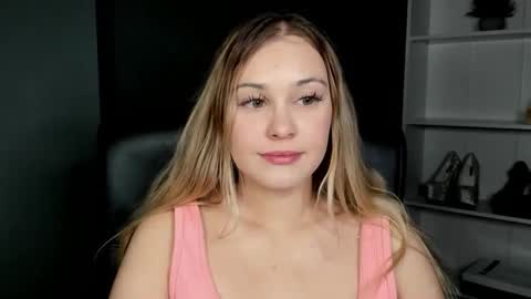 Snapshot of playgirl_valeria chatting on May 28, 8:50 pm Valeria online show from May 28, 8:50 pm