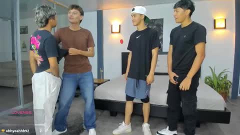   online show from November 6, 11:15 pm