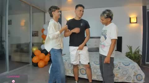   online show from November 22, 11:15 pm