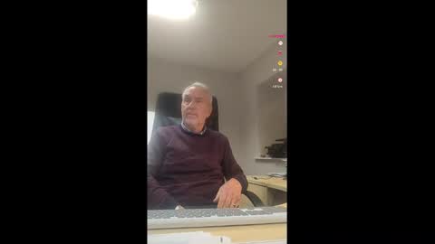 Snapshot of pleasedominateme chatting on December 6, 4:49 pm Pleasedominateme online show from December 6, 4:49 pm