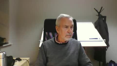 Snapshot of pleasedominateme chatting on December 12, 4:43 pm Pleasedominateme online show from December 12, 4:43 pm