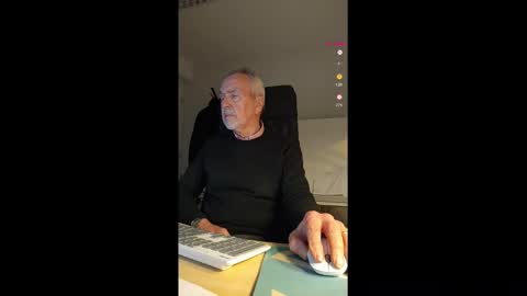 Snapshot of pleasedominateme chatting on January 29, 5:24 pm Pleasedominateme online show from January 29, 5:24 pm