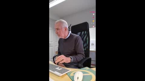 Snapshot of pleasedominateme chatting on October 1, 4:24 pm Pleasedominateme online show from October 1, 4:24 pm