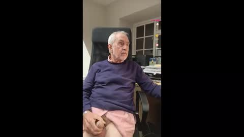 Snapshot of pleasedominateme chatting on October 31, 5:25 pm Pleasedominateme online show from October 31, 5:25 pm