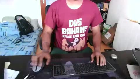 Snapshot of pleasure5845 chatting on November 13, 12:59 pm Sam online show from November 13, 12:59 pm