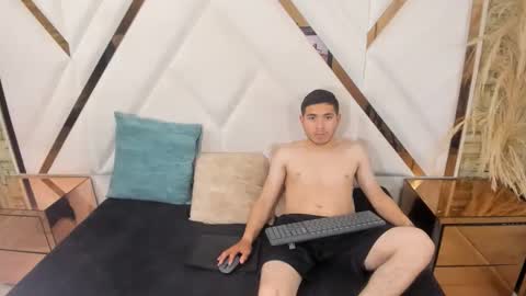 Snapshot of pleasure_duoo chatting on October 4, 8:40 pm pleasure_duoo online show from October 4, 8:40 pm