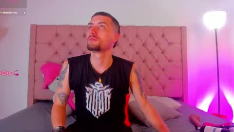 Snapshot of pleasure_vibes023 chatting on December 29, 11:29 am JUAN AND JULI online show from December 29, 11:29 am