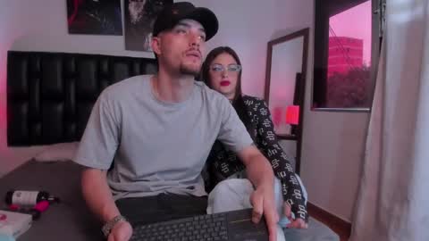 Snapshot of pleasure_vibes023 chatting on February 1, 9:29 pm JUAN AND JULI online show from February 1, 9:29 pm