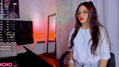 Snapshot of pleasure_vibes023 chatting on February 12, 9:22 pm JUAN AND JULI online show from February 12, 9:22 pm