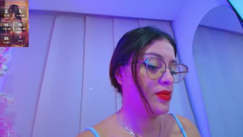 JUAN AND JULI online show from November 30, 1:31 am