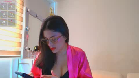 JUAN AND JULI online show from January 7, 8:44 pm