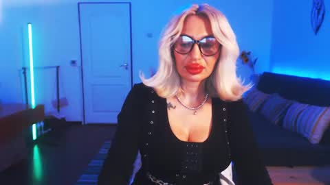 Victoria online show from December 31, 12:11 am