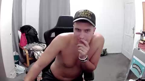 plkrisztian online show from November 9, 10:08 pm